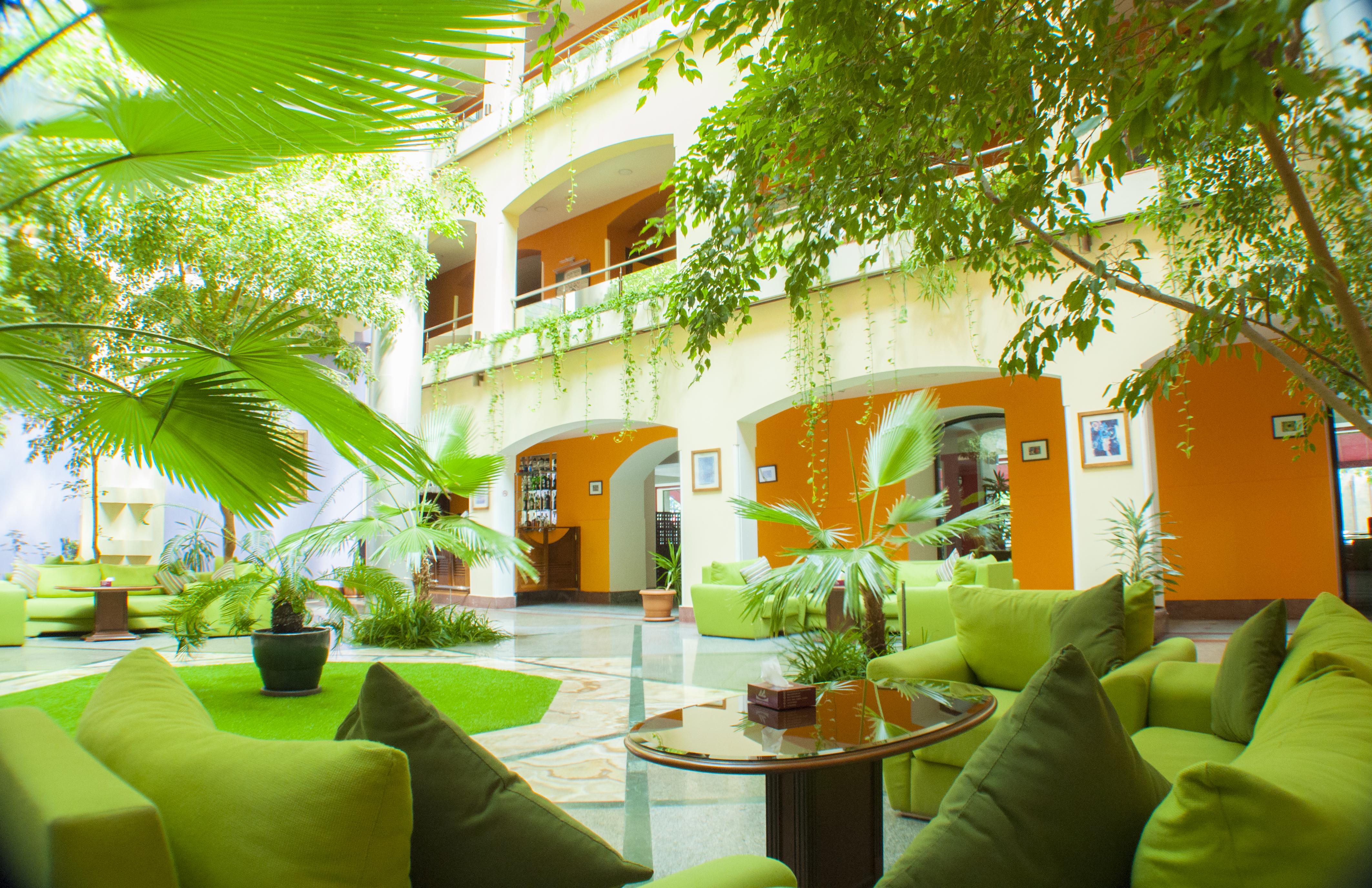 Ararat Hotel Ereván Exterior foto