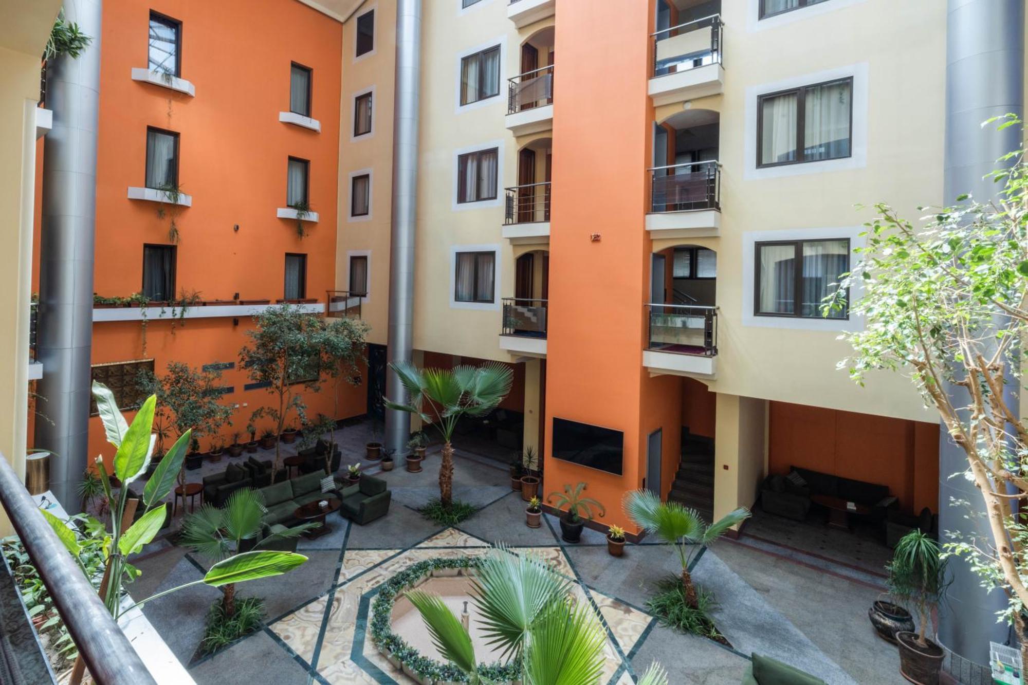 Ararat Hotel Ereván Exterior foto