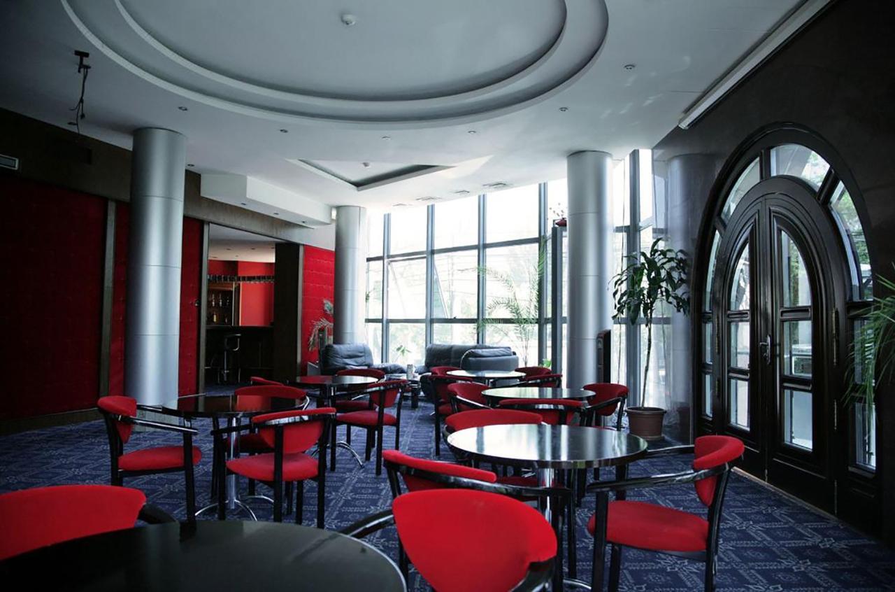 Ararat Hotel Ereván Exterior foto
